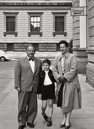 Photo von Emil Tuchmann mit seiner Frau Marianne, geborene Weiß, und Sohn Albert